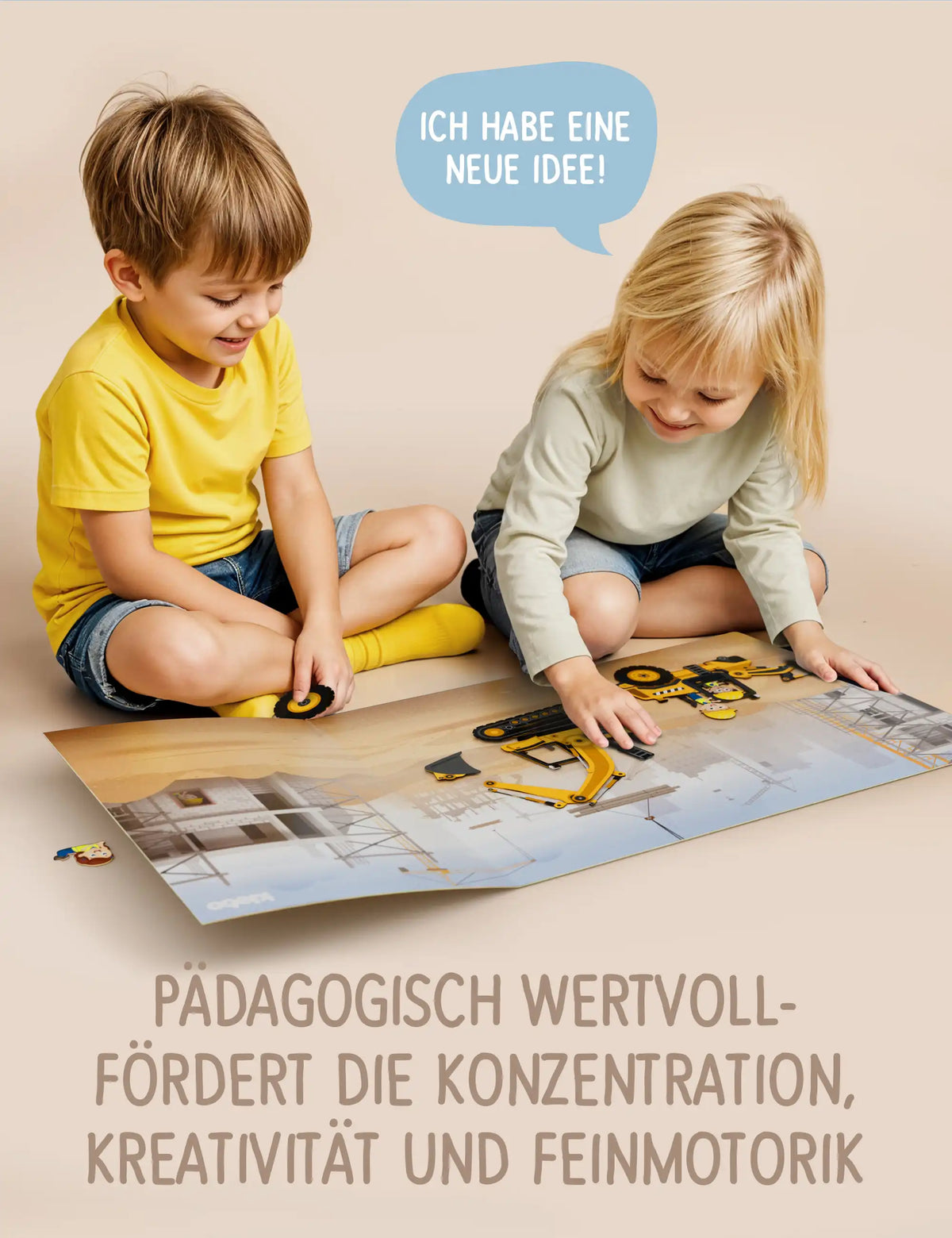 Zwei Kinder spielen gemeinsam mit dem klebo Baustelle Stickerbuch – fördert Konzentration und Feinmotorik